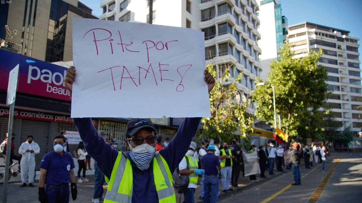 Un grupo de trabajadores protestó en mayo pasado, por el pago de sueldos.