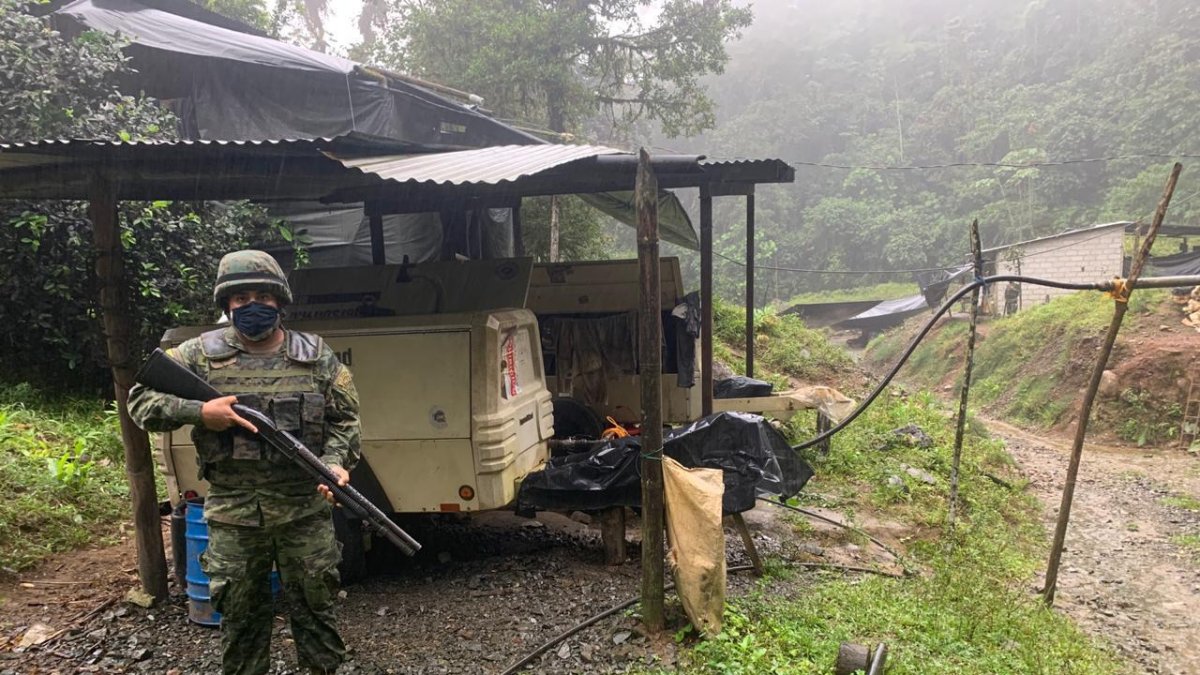 En Azuay se decomisó material destinado a la minería ilegal que no contaba con los permisos legales. 