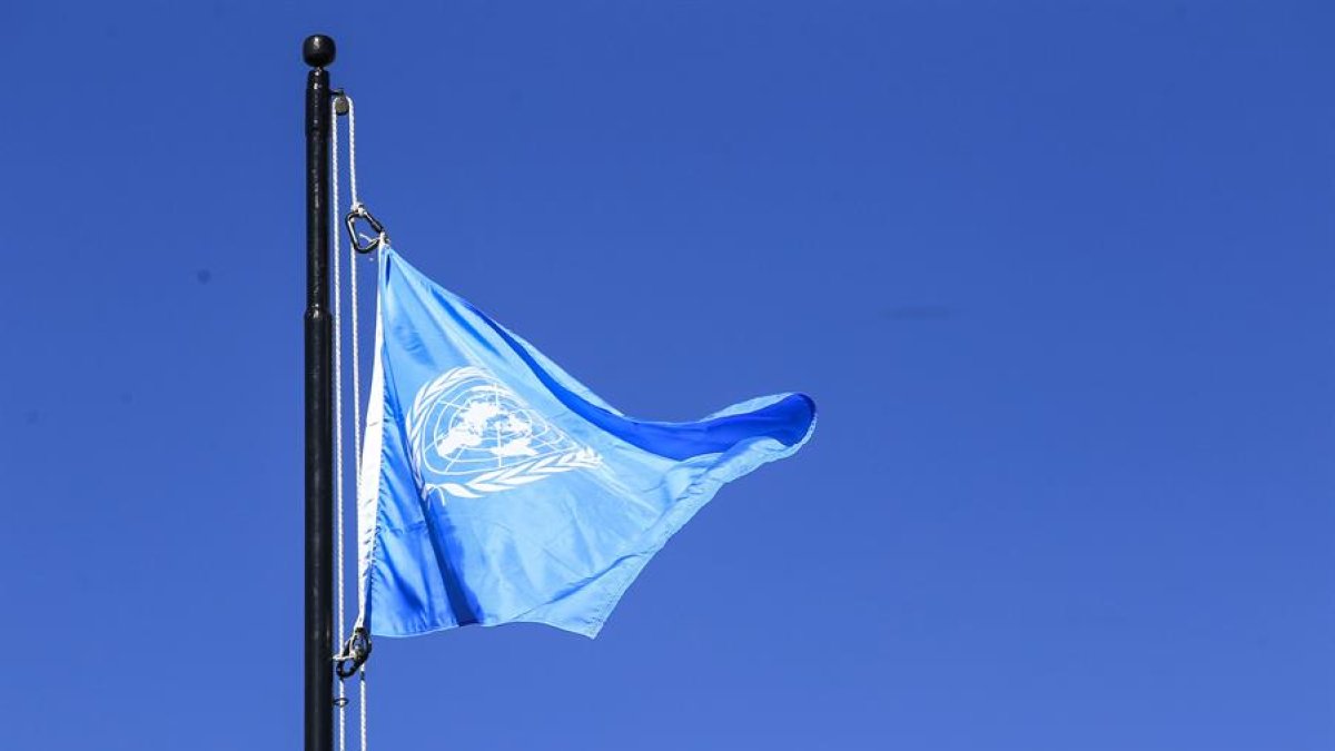 La ONU reaccionó ante el polémico video. Aquí, la bandera de la organización.