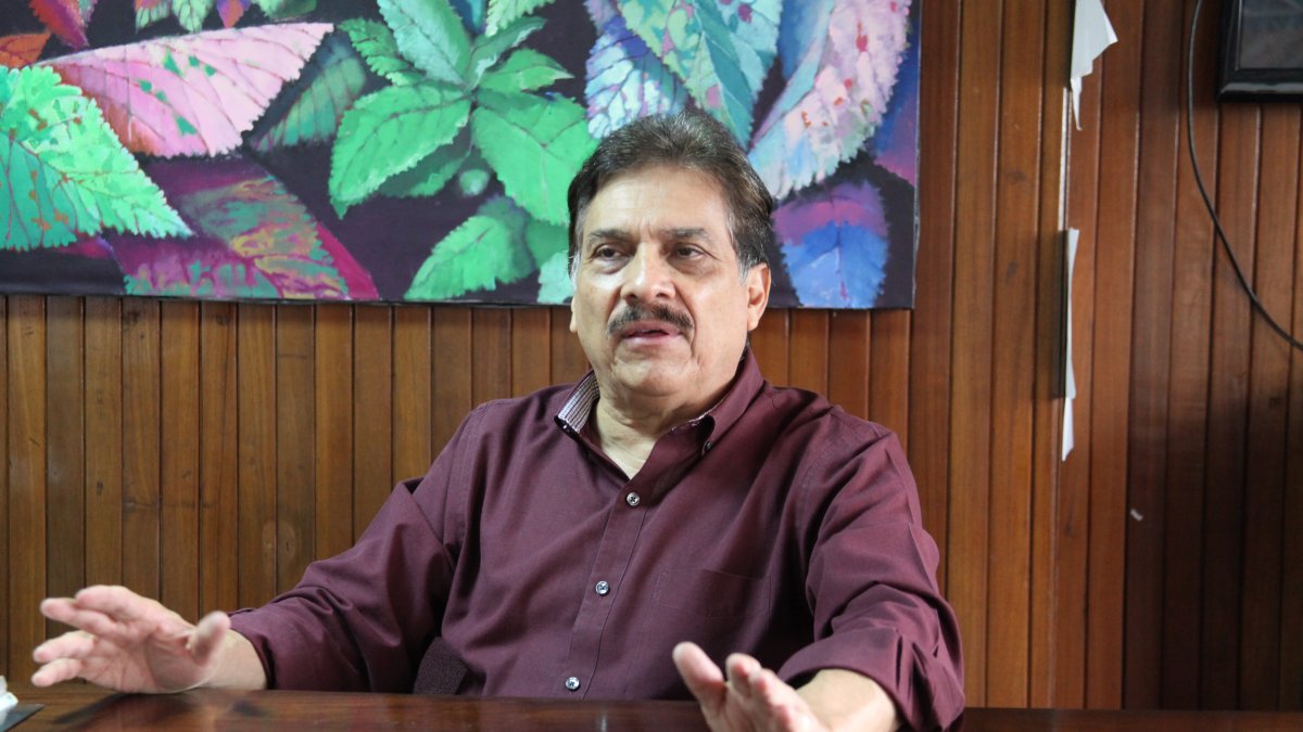 Fernando Naranjo anuncia que lanzará una trivia para incentivar la lectura.