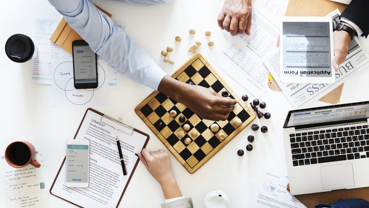 El Benchmarking es una estrategia que permite analizar a la competencia.