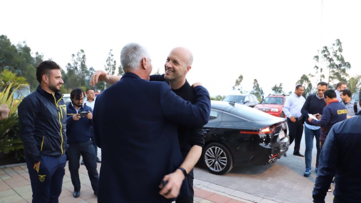 Antonio Cordón y Jordi Cruyff tienen un futuro incierto en el fútbol ecuatoriano.