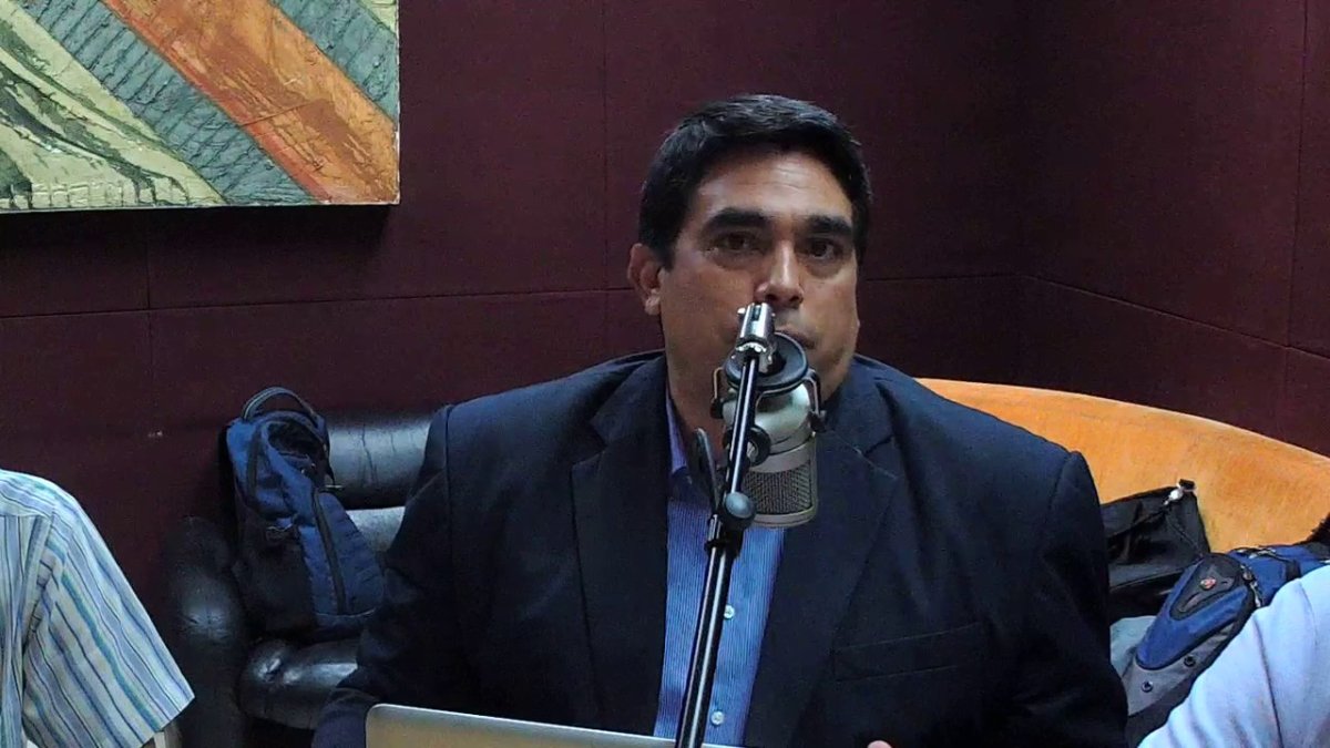 Diego Arcos, periodista deportivo ecuatoriano, tuvo problemas con una rata en su casa.