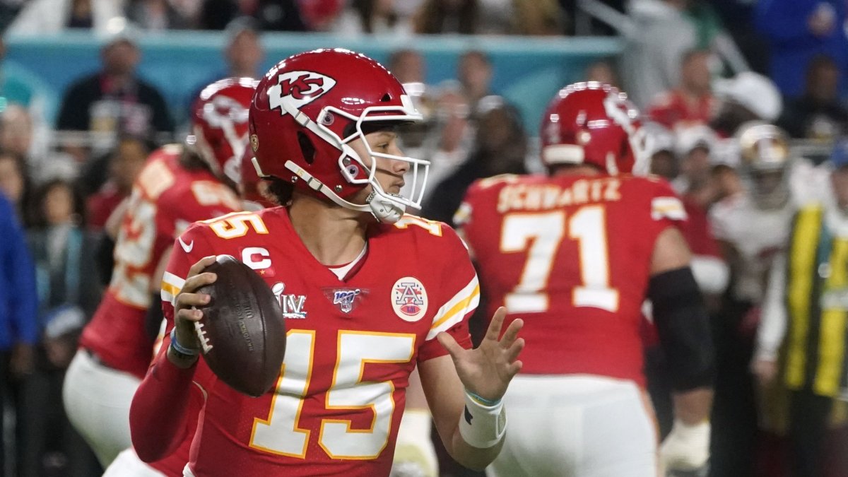 Patrick Mahomes, de los Kansas City Chiefs es ya el mejor MVP pagado de la historia de la NFL.