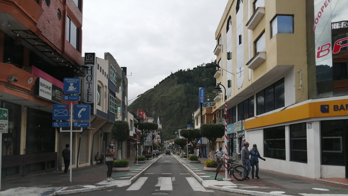 Baños es uno de los cantones que regresó a color rojo en el semáforo de restricción.