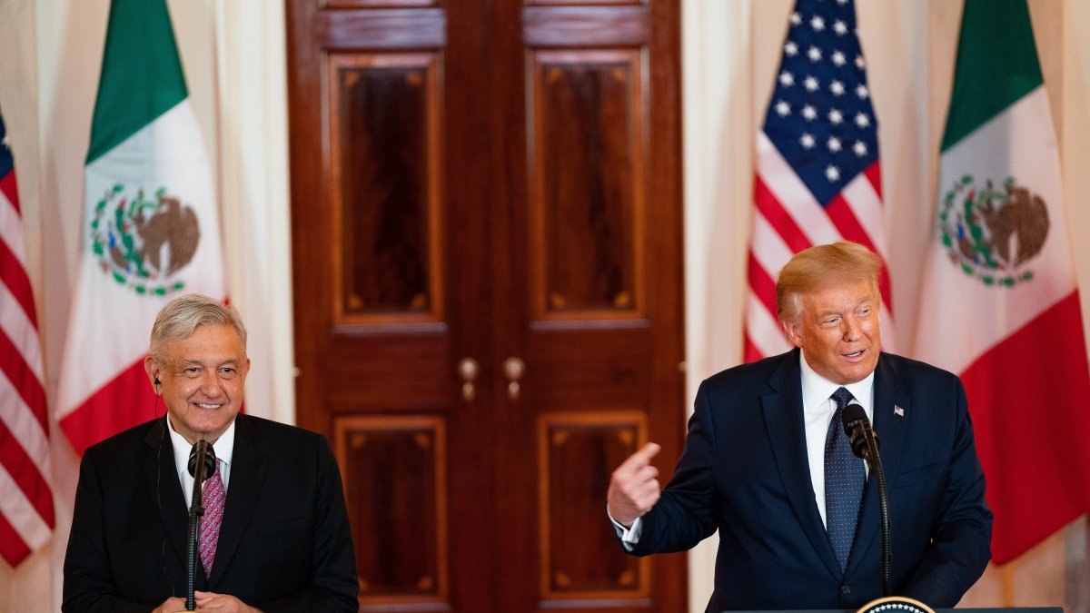 Los presidentes Andrés Manuel López Obrador, de México, y Donald Trump, de Estados Unidos,  durante la cena de trabajo en la Casa Blanca