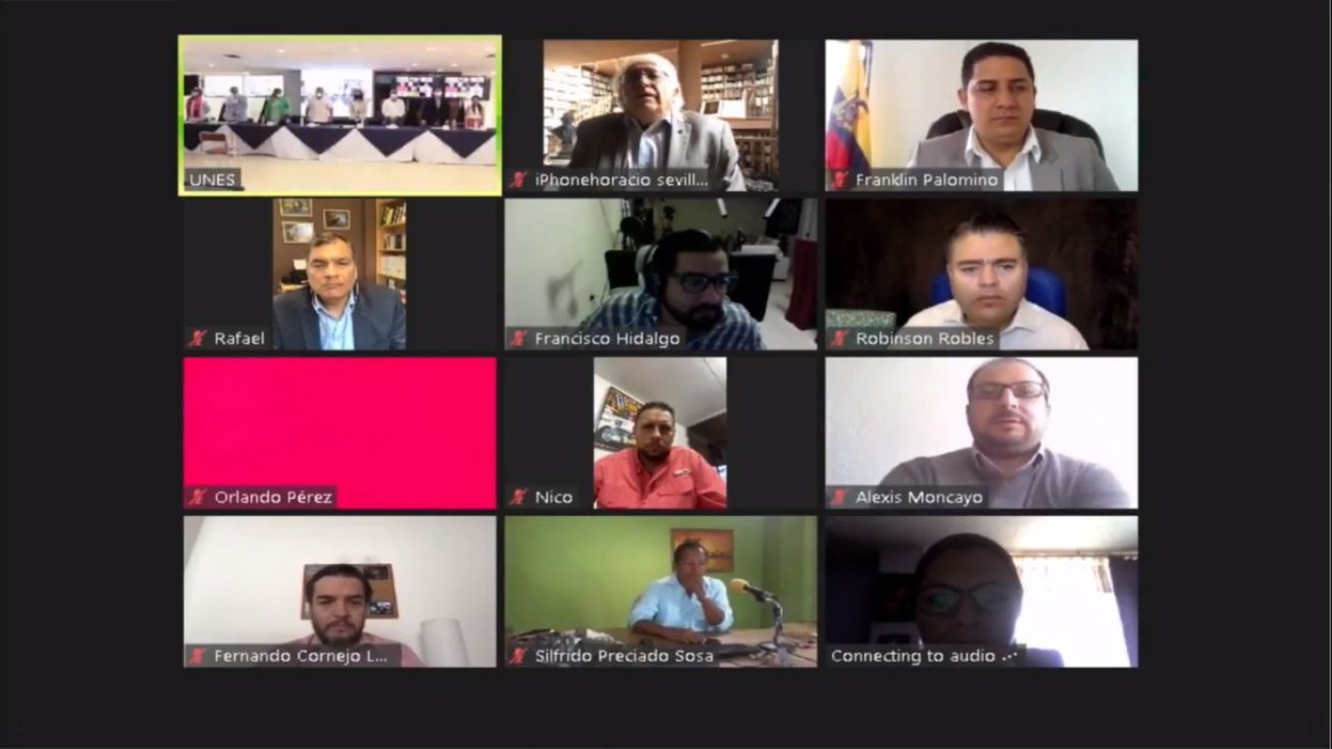 Ridículo. Perdido en el Zoom, Correa eligió no hablar. De haberlo hecho, no se le habría escuchado nada.