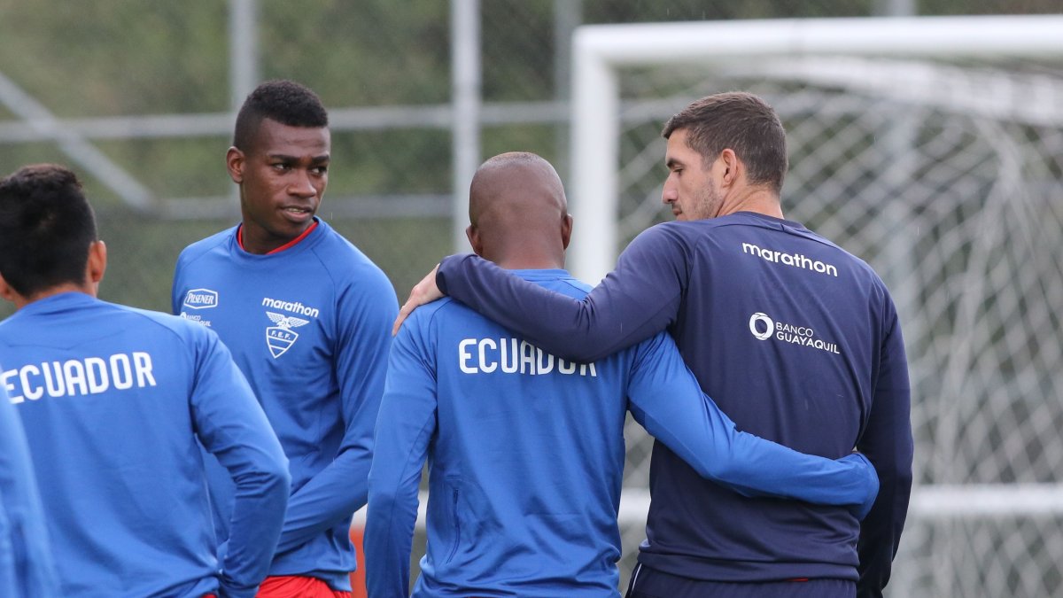 La selección nacional iniciará el camino a Catar de visita ante Argentina