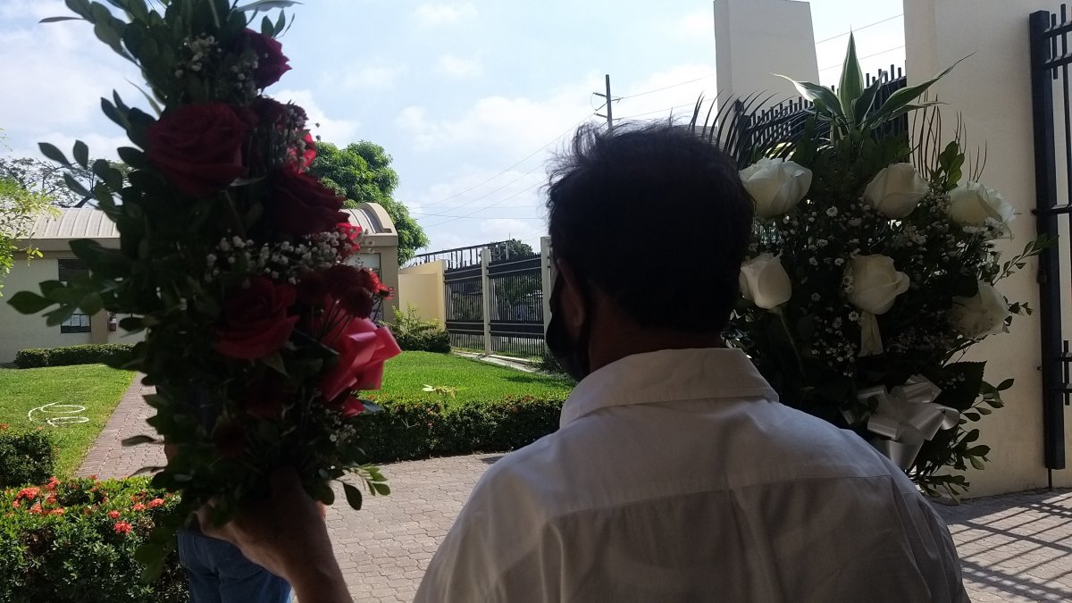 Familiares no han podido enterrar a los fallecidos en la emergencia que ya fueron identificados.