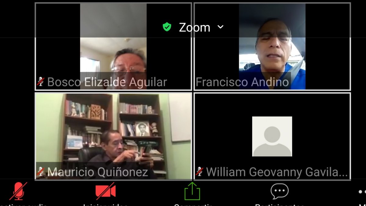 El epidemiólogo Francisco Andino en el foro, organizado por líderes comunitario, para crear un sistema de salud sin corrupción.