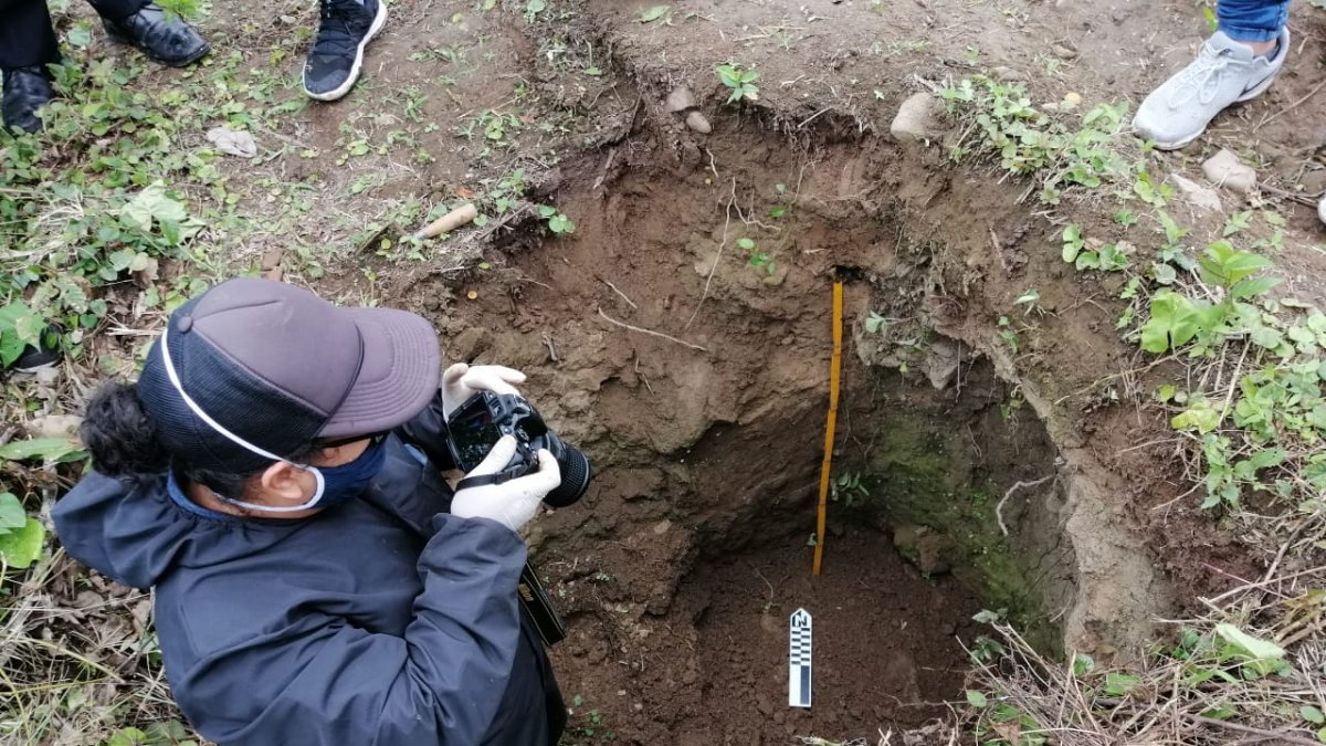 Excavación. El arqueólogo Byron Vega hizo una exploración del terreno para confirmar los hallazgos.