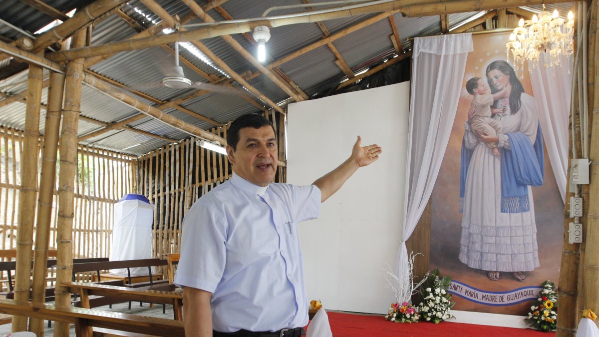 Santa María Madre de Guayaquil es la advocación propia de la Arquidiócesis.