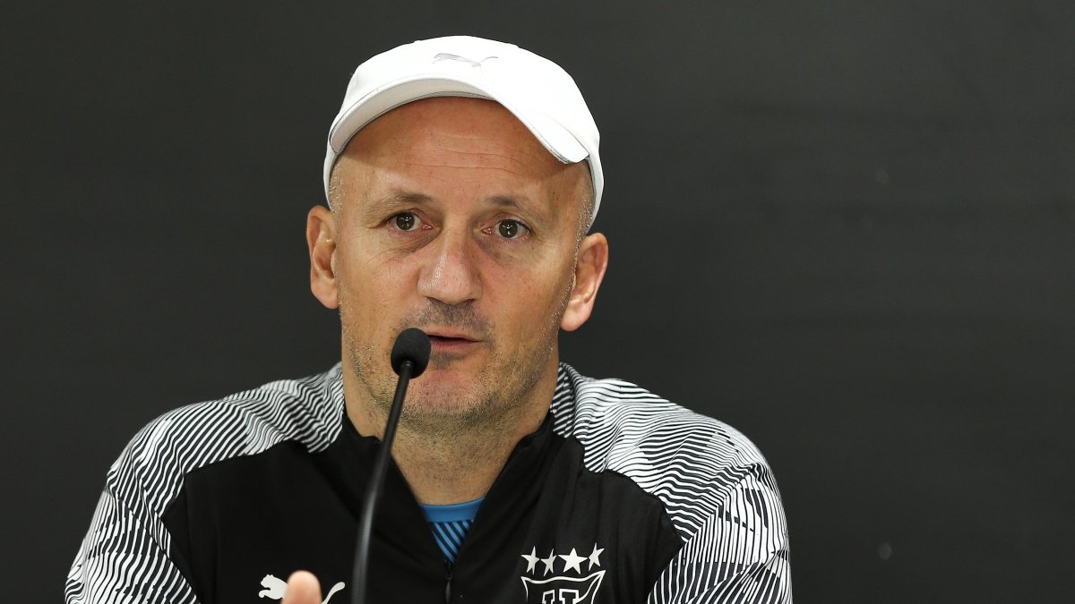 Pablo Repetto, entrenador de Liga de Quito, señaló que el entrenar con el plantel completo es un paso positivo hacia el regreso del fútbol.