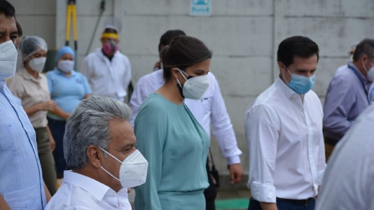 Acto. María Paula Romo, nominada a la vicepresidencia, acompañó al presidente Lenín Moreno ayer a Guayaquil.