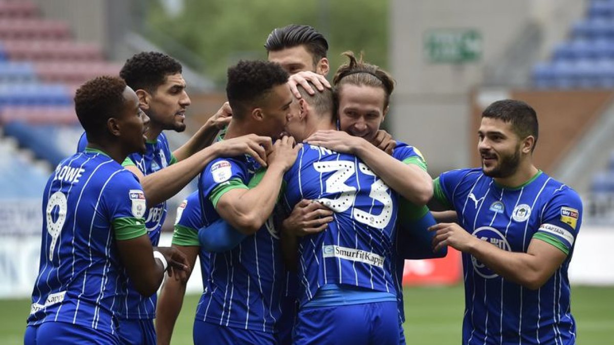 Los jugadores del equipo festejaron pese a la amargura de no tener fondos económicos.