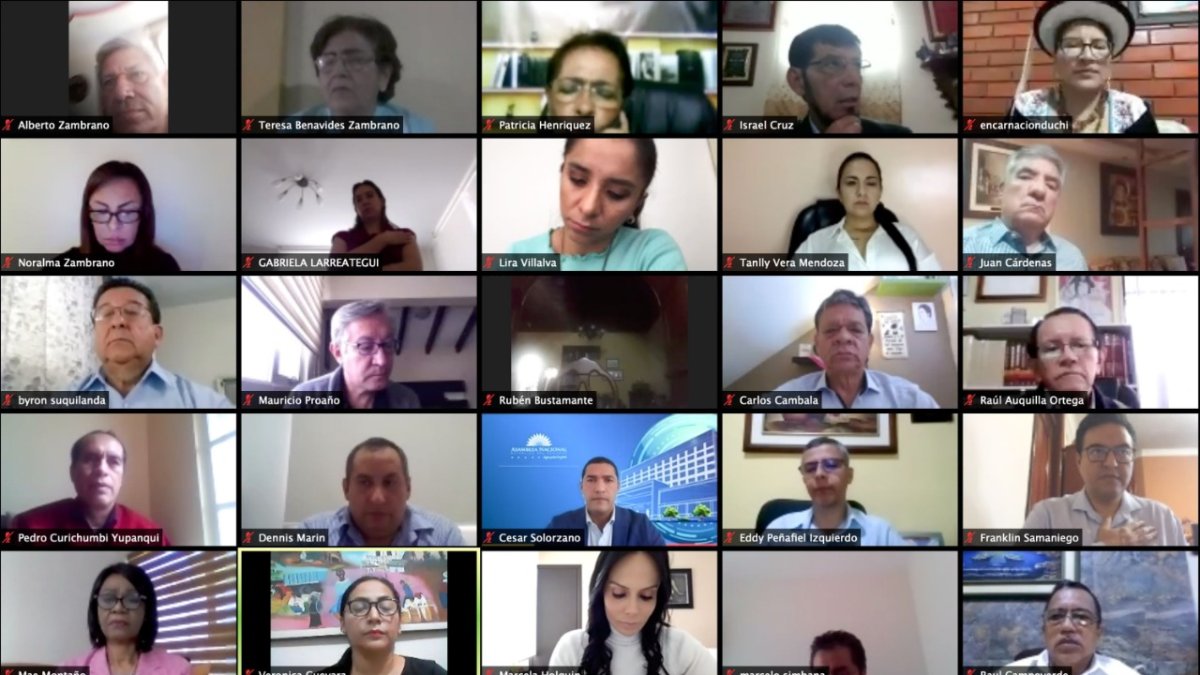 Sesión. El pleno de la Asamblea aprobó la resolución casi a la medida noche del martes 14 de julio.