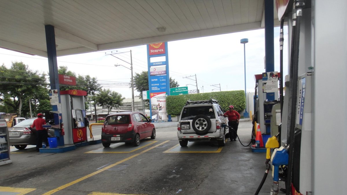 Petroecuador advirtió la necesidad de cumplir con las importaciones