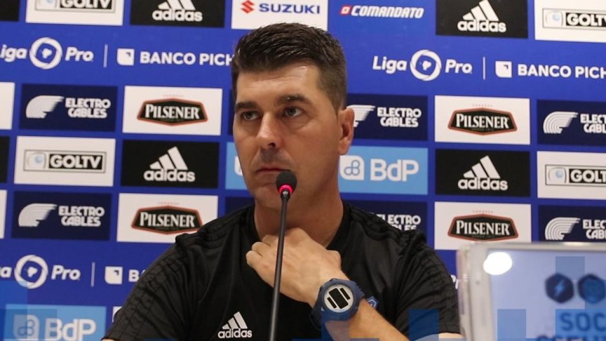 El entrenador del Bombillo confía en que su equipo está en el camino correcto y va mejorando.