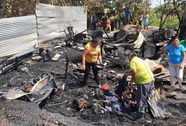 Incendio Dejo 5 Casas Destruidas Y 34 Personas Sin Hogar En Monte Sinai