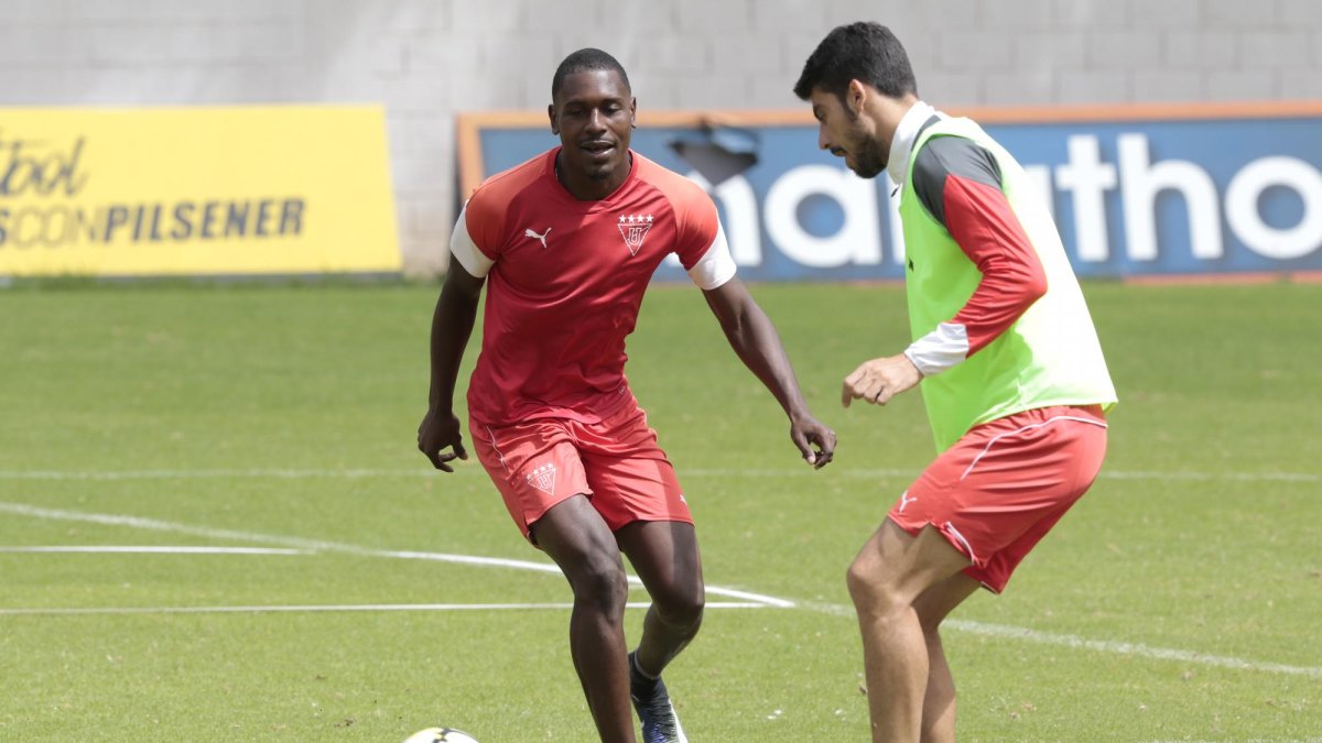 El defensa central, Andersson Ordóñez, se lesionó en el partido contra Santos de Brasil, por la Copa Libertadores 2020