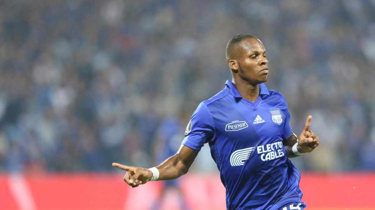 El volante del Bombillo salió con dolores tras un choque con un compañero y no será considerado para mañana.