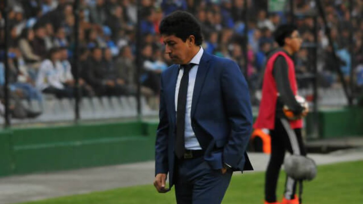 El entrenador Paúl Vélez llegó al banquillo de Macará en la temporada 2016.