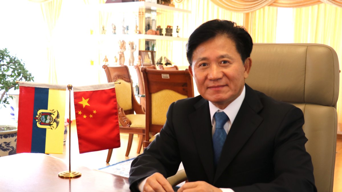 El embajador de China en Ecuador habla para Diario EXPRESO sobre las perspectivas de su gobierno en relación a las sanciones a tres plantas procesadoras de camarón ecuatorianas. El diplomático cree que en el corto plazo el problema será solucionado por la “voluntad que existe entre ambas partes”.