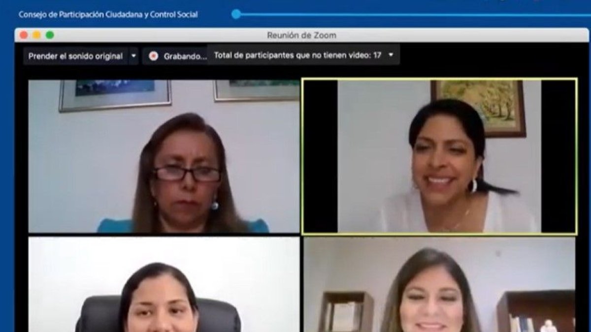 Actitud. Risas irónicas hubo entre las consejeras de minoría por el manejo de la sesión por parte de Christian Cruz.