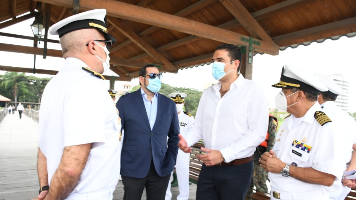 Hecho. Las autoridades de cada institución firmaron el contrato la tarde del pasado 16 de julio