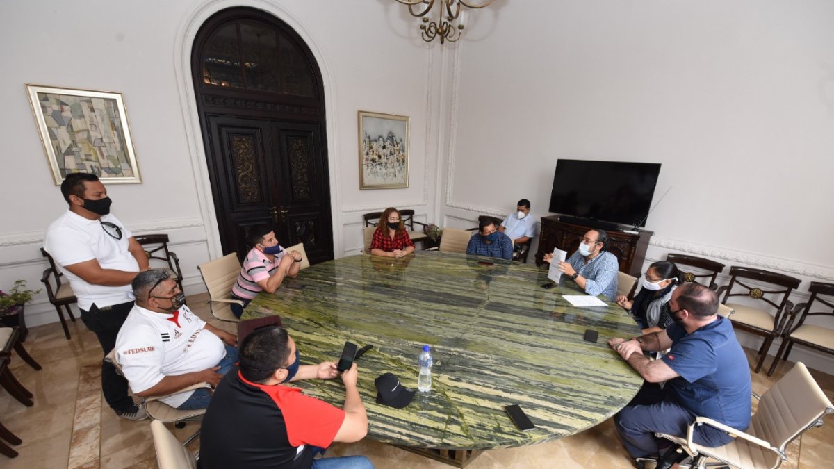 Hecho. Tras la protesta, los representantes de las clínicas se reunieron con los directores municipales para plantearles sus pedidos.