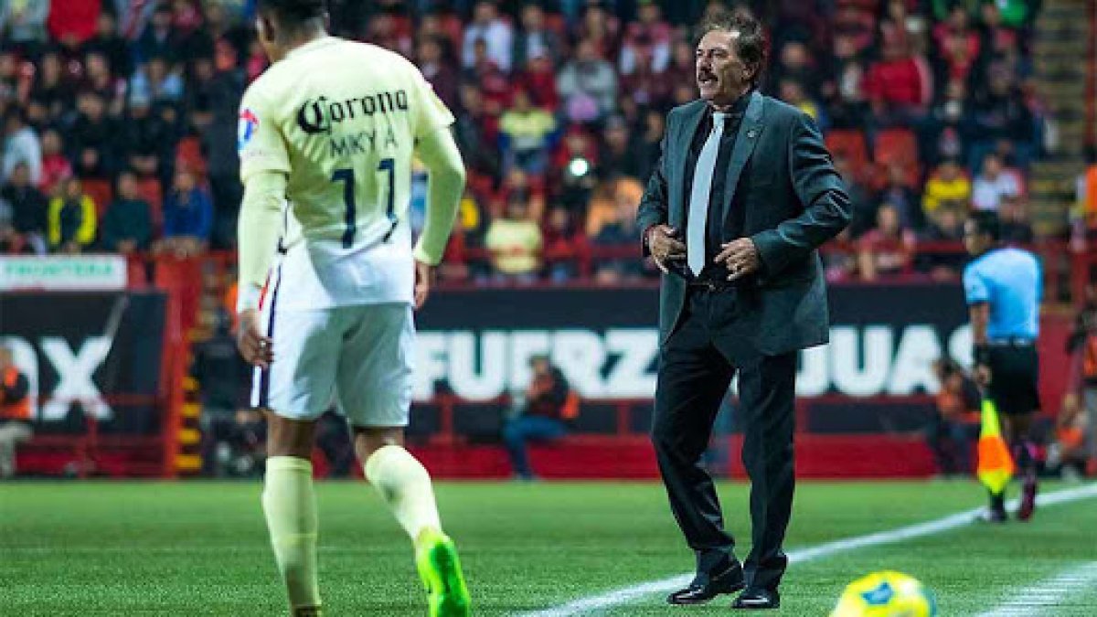 Ricardo Lavolpe dirigió a Michael Arroyo en el América de México.