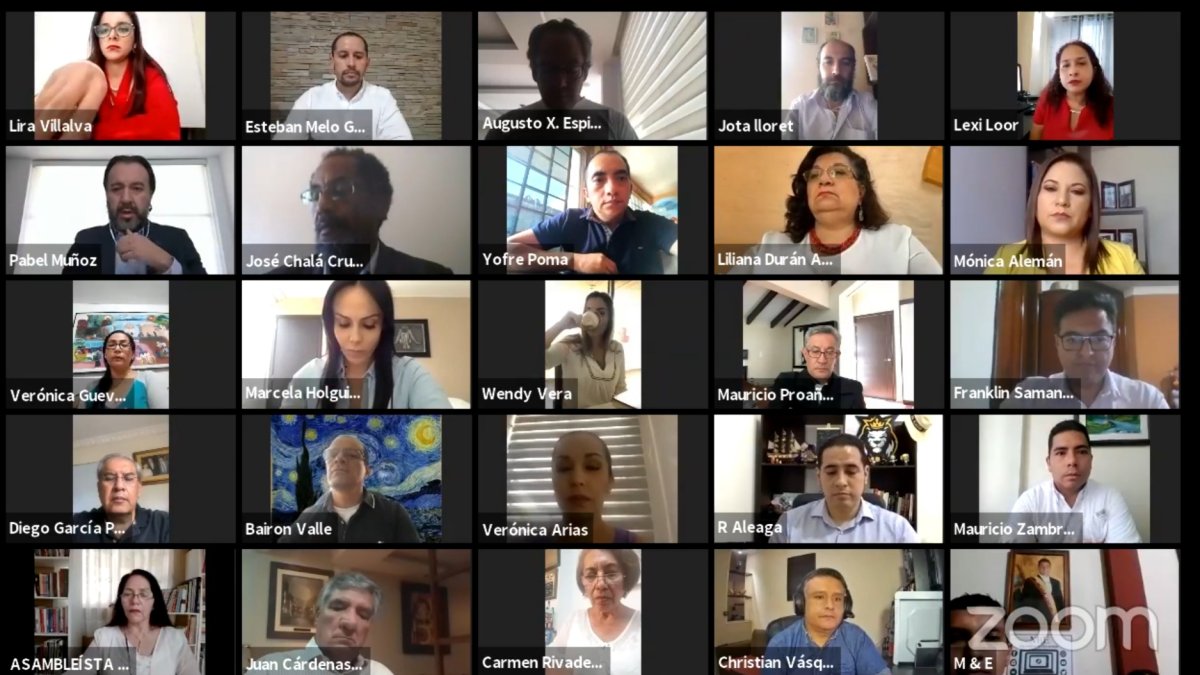 Los legisladores de la bancada correístas participaron de la rueda de prensa virtual.