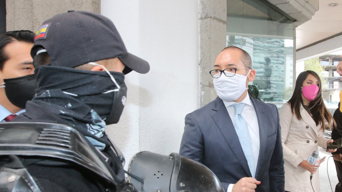 Luis Ortega, defensa de Eliseo Azuero, a su llegada este 17 de julio a la Fiscalía.