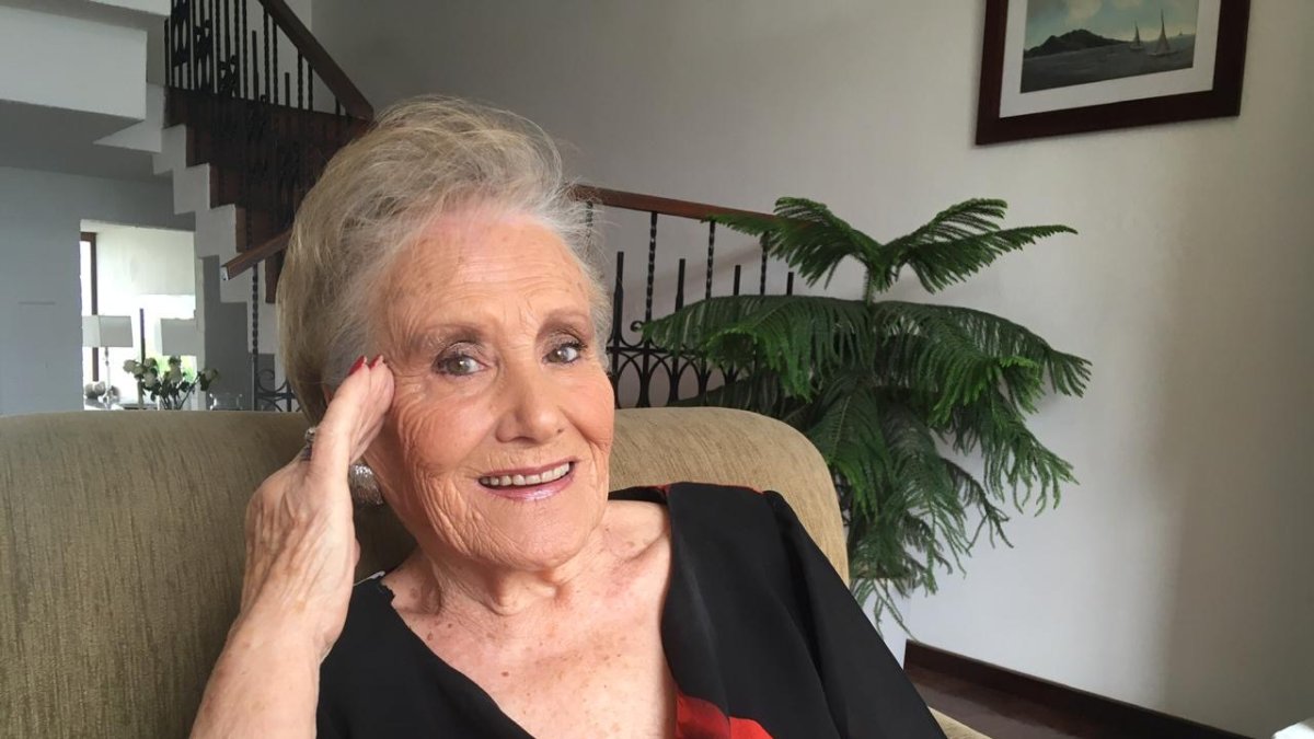 A sus 85 años mantiene una salud de hierro y una voz que sigue cautivando.