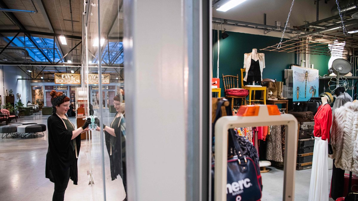 ESKILSTUNA. A 120 kilómetros al oeste de Estocolmo, esta ciudad sueca, tiene el primer centro comercial dedicado a la venta de productos de segunda mano.