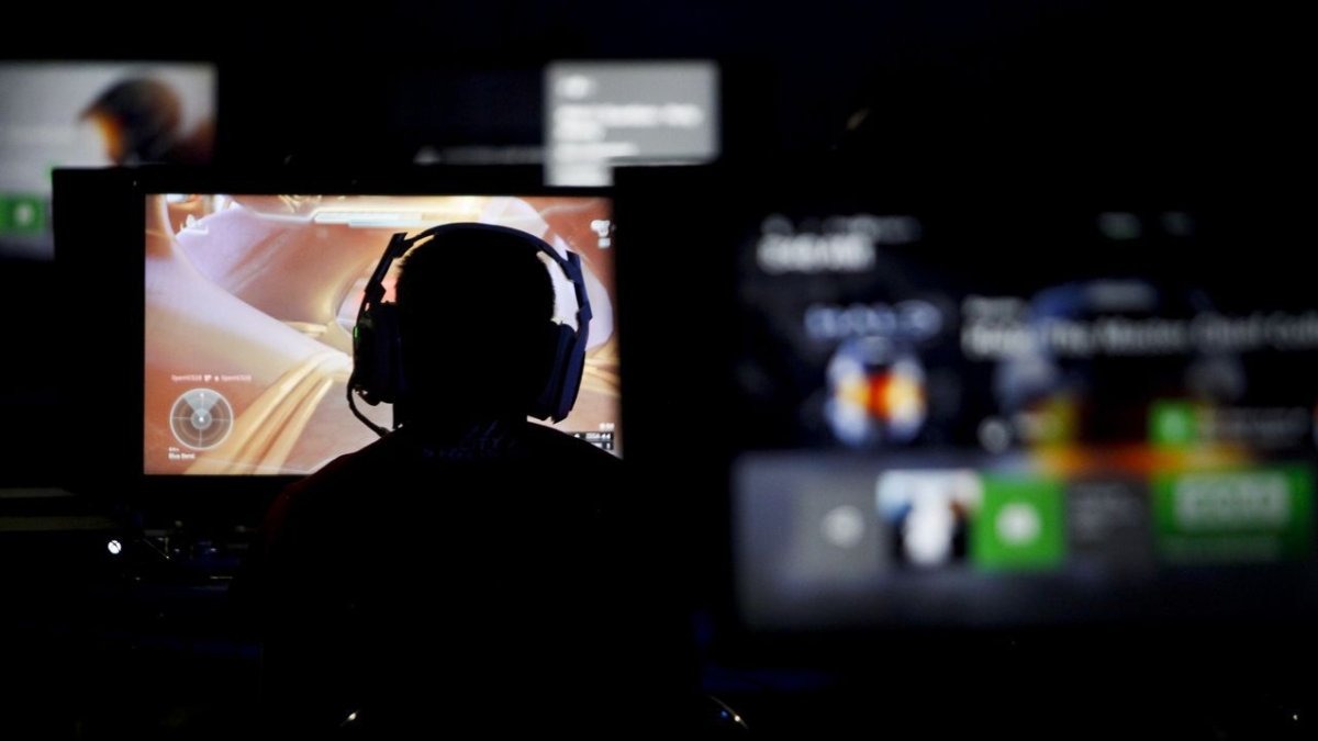 La práctica de videojuegos es Ecuador crece con el tiempo. Se puede competir a nivel profesional, sin dejar de ejercer una carrera.