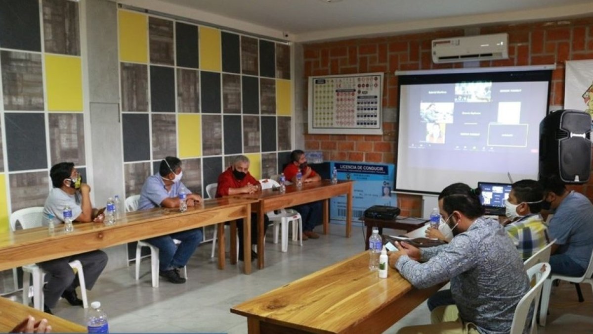 Análisis. El pasado 16 de julio, el Comité Cívico de Pedernales y el alcalde Arcentales escucharon las ofertas.