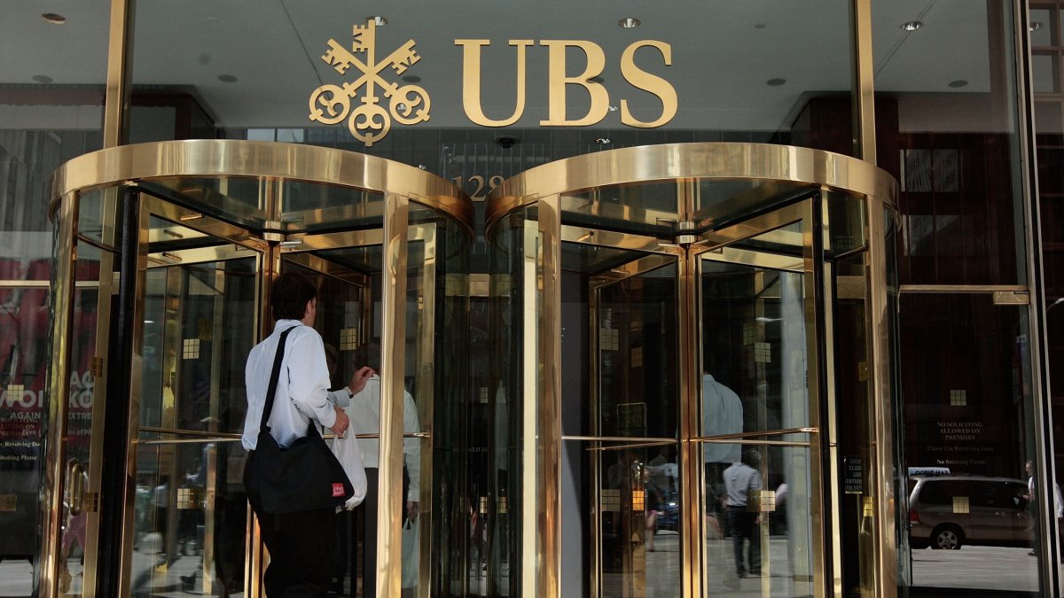 UBS es uno de los asesores de los dos grupos de tenedores de bonos.
