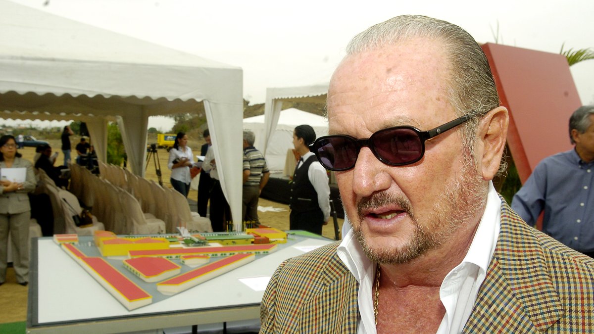 El extitular del Barcelona anunció su aspiración de convertirse en presidente del país.