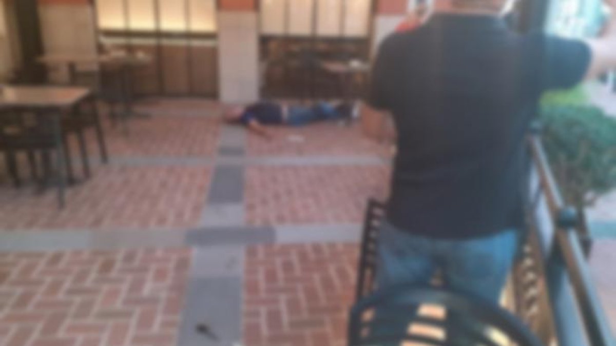 Un ciudadano extranjero fue asesinado este lunes 20 de julio, en una plaza comercial ubicada en la vía a Samborondón.