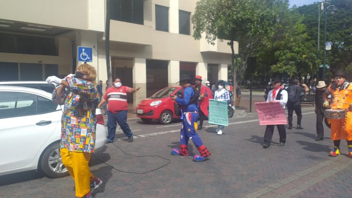 Personal de los circos pasan crisis económica en el mes de la fundación, por la pandemia.