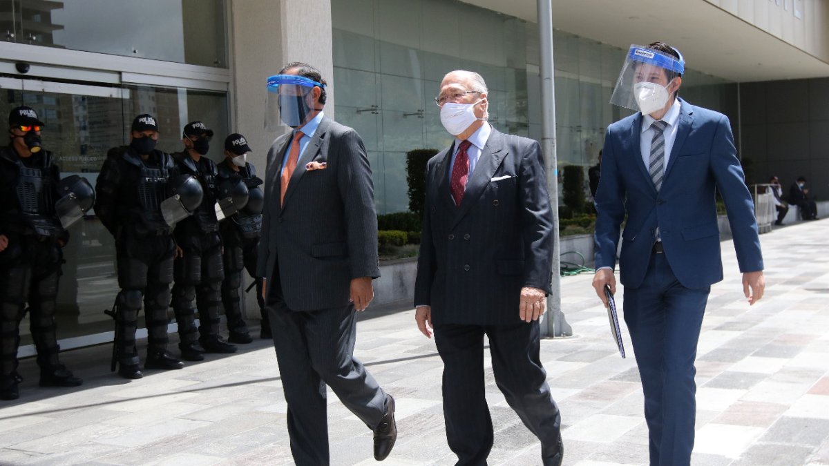 Juan Falconí Puig llegó al Complejo Judicial.