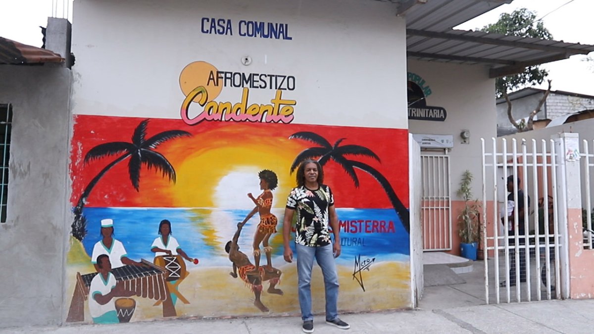 Jimmy Simisterra, de 53 años de edad, es un gestor cultural de la Isla Trinitaria en el sur de Guayaquil