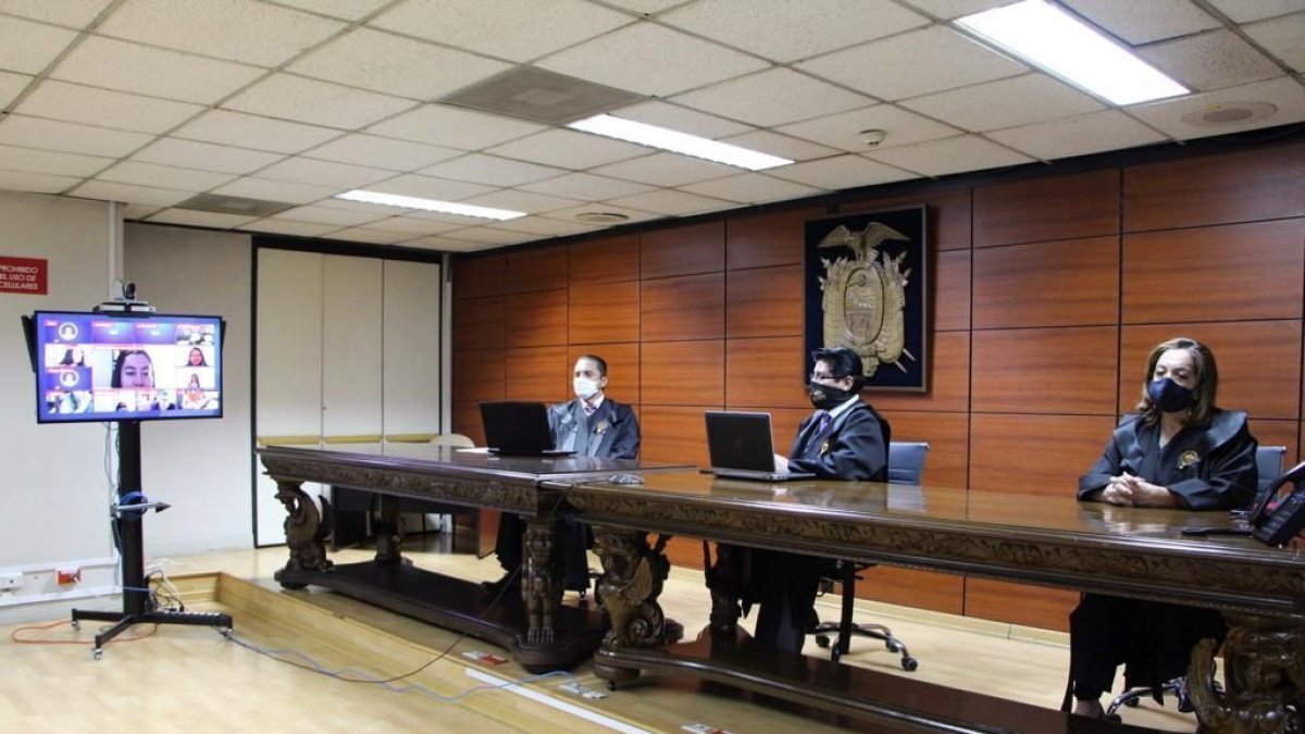 Tribunal. David Jacho (c), Dilza Muñoz y Wilman Terán integraron el tribunal de apelación del caso Sobornos.