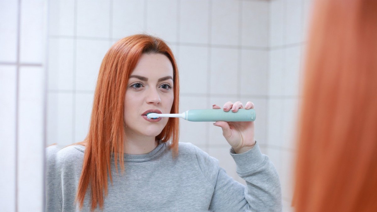 El cepillado dental debe observarse a diario.