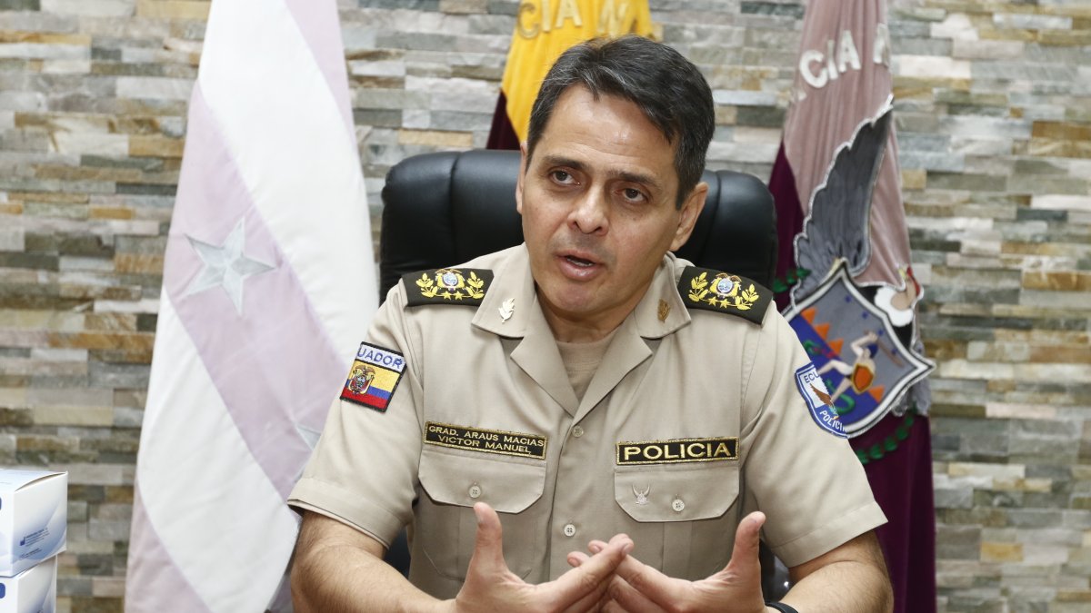 Figura. El comandante durante la entrevista con EXPRESO.