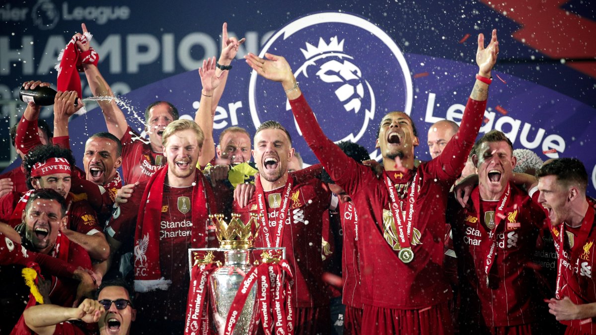 El equipo de Jurgen Klopp celebró pletórico el título en Anfield