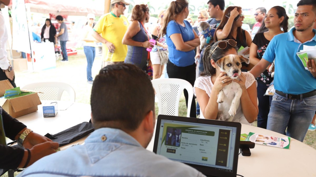 Desde el 2018 en La Puntilla se han realizado actividades para cedular a las mascotas.