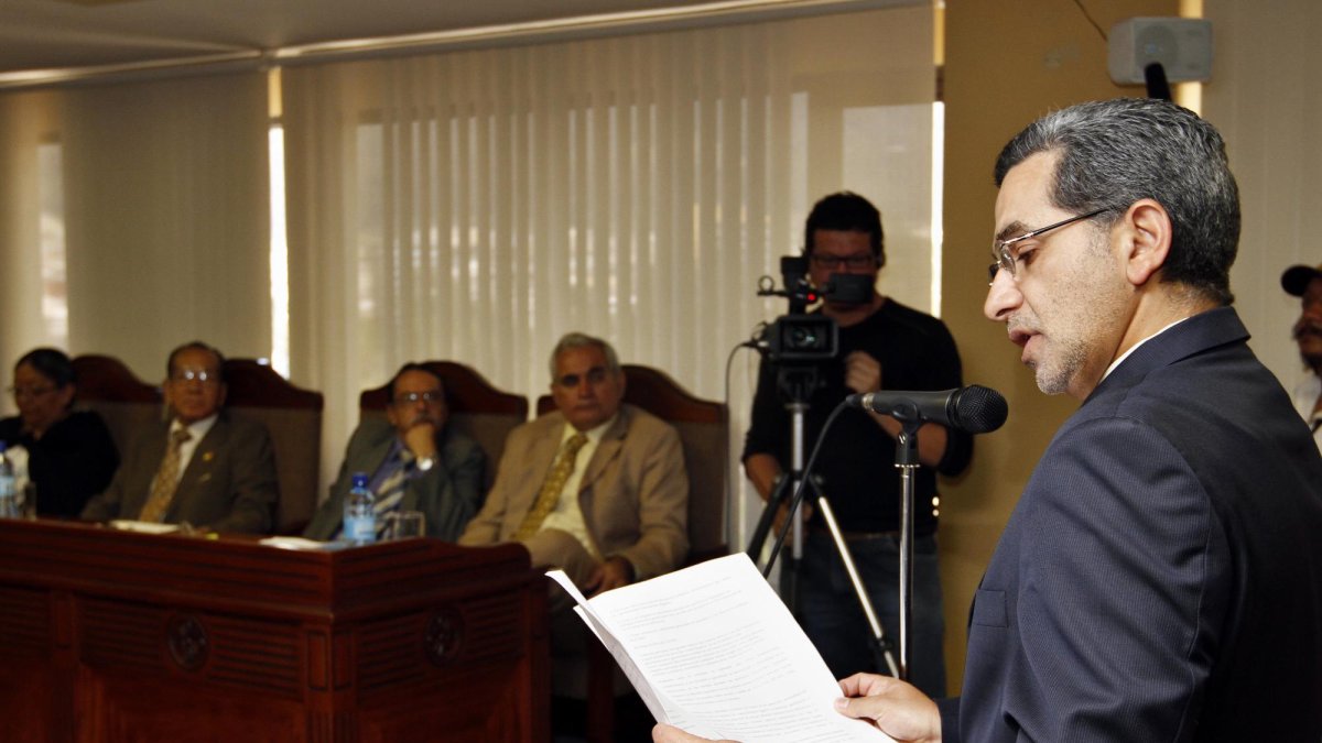 Fernando Alvarado antes de que huyera en octubre de 2018 en diligencias legales.