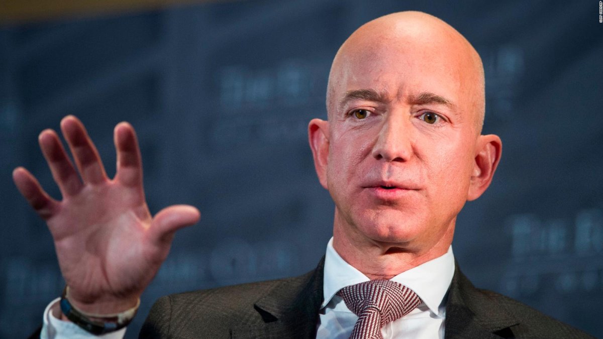 El multimillonario Jeff Bezos